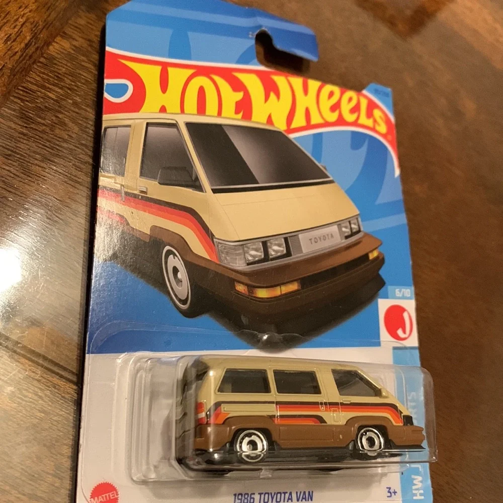Hot Wheels 1986 Toyota Mini Van HW J Imports 80s 1980s Hotwheels 2023 New HKJ15